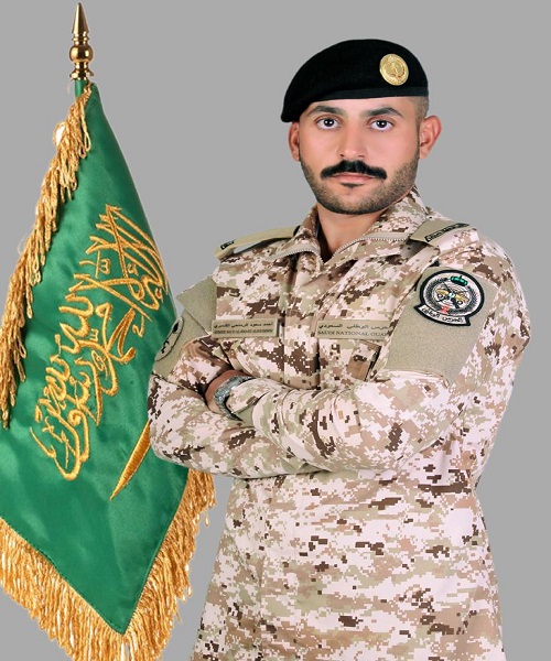 أحمد بن سعود حجاج الرماحي يتخرج من "دورة الفرد الأساسي" في وزارة الحرس الوطني
